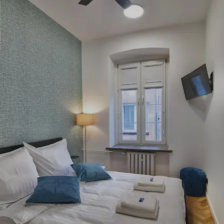 Апартаменти Monjan - 2 Bedrooms And Dining - Market Square